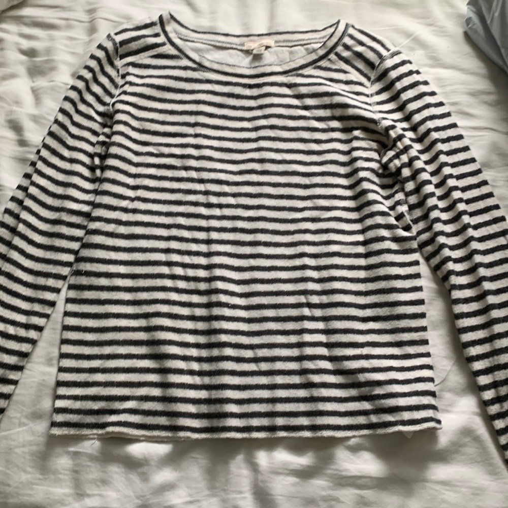 Gap sweater